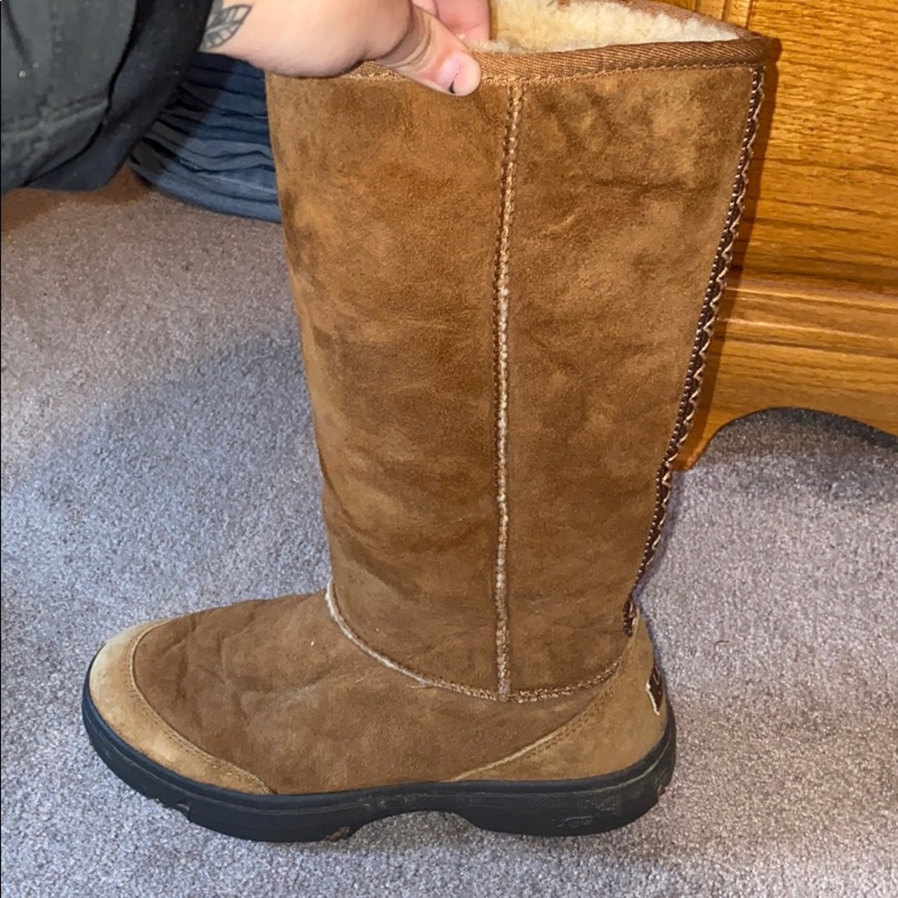 Uggs - image 1